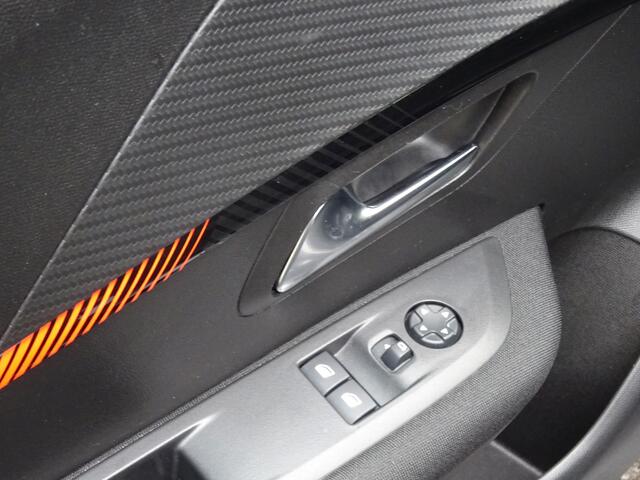 Peugeot 208 12i active pack GPS led lichten