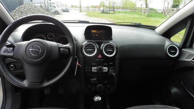 Opel Corsa D 12i16v
