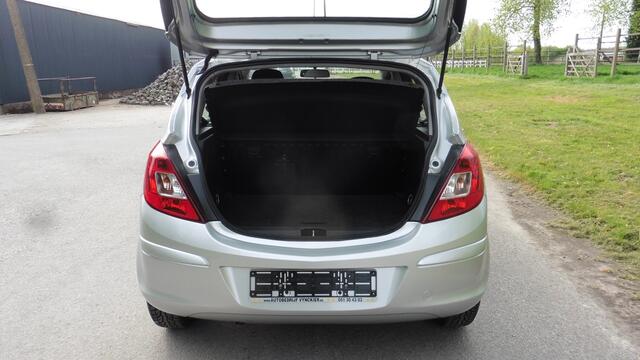 Opel Corsa D 12i16v