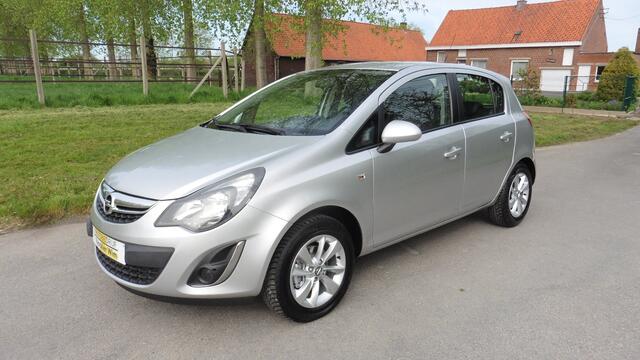 Opel Corsa D 12i16v