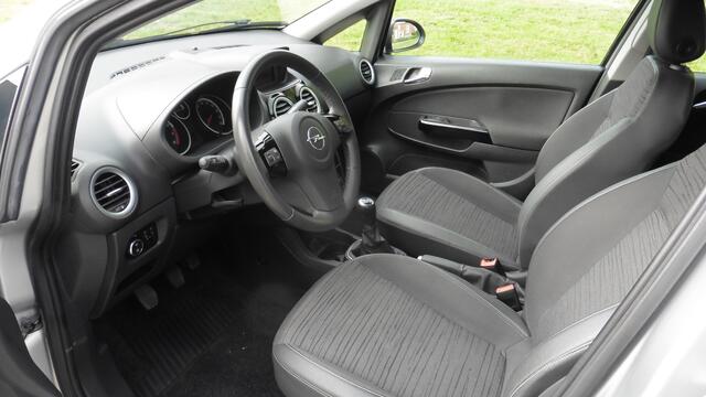 Opel Corsa D 12i16v