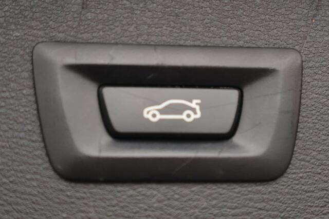 BMW X1 2.0 d xDrive20 Navi Cam Pano CruiseC Garantie