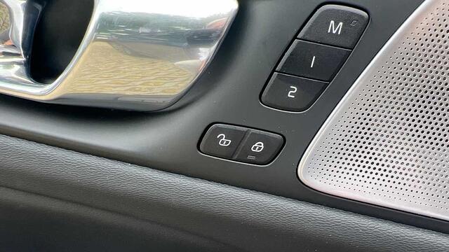 Volvo V60 Ultra, B4 Mild-Hybrid, Benz, Dark 3YEAR WARRANTY