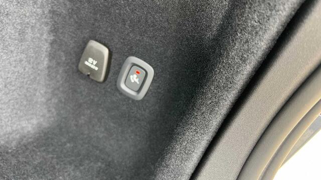 Volvo V60 Ultra, B4 Mild-Hybrid, Benz, Dark 3YEAR WARRANTY