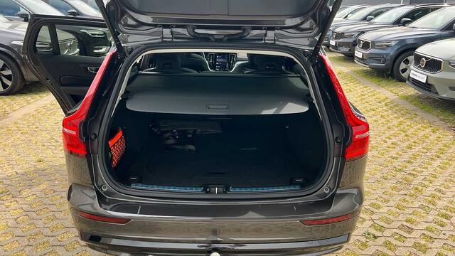 Volvo V60 Plus Dark, B4 Mild-Hybrid, 3YEAR WARRANTY