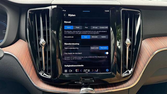 Volvo XC60 Recharge Plus Bright, T6 AWD plug-in hybride 3YEAR WARRANTY