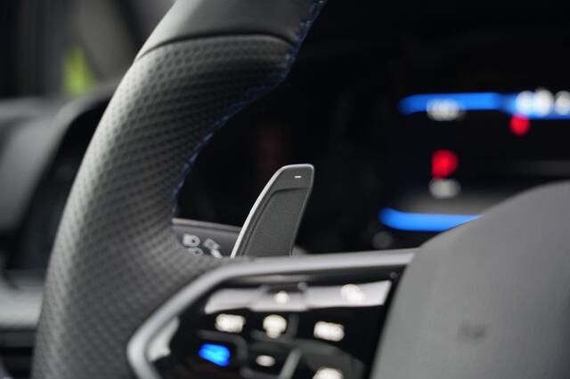 Volkswagen Golf R 2.0 TSI PANO/AKRAPOVIC/R-PERF-PAKKET/SFEER
