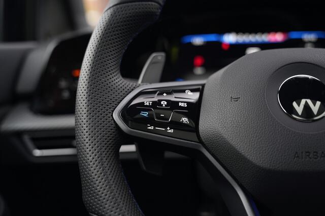 Volkswagen Golf R 2.0 TSI PANO/AKRAPOVIC/R-PERF-PAKKET/SFEER