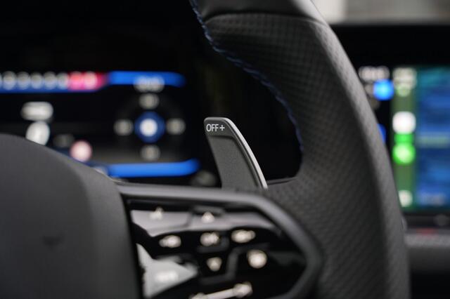 Volkswagen Golf R 2.0 TSI PANO/AKRAPOVIC/R-PERF-PAKKET/SFEER