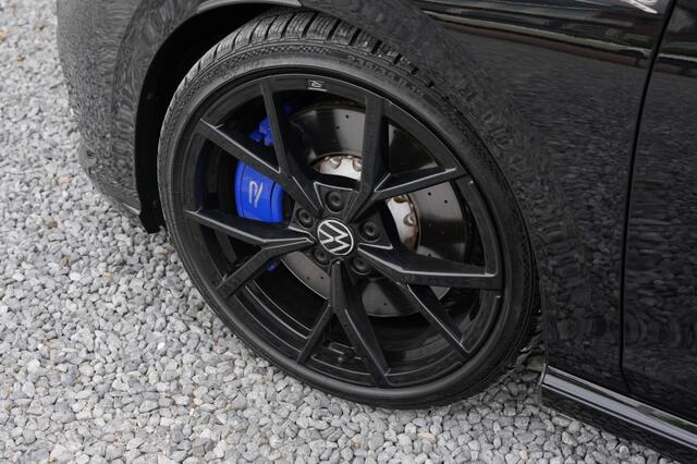 Volkswagen Golf R 2.0 TSI PANO/AKRAPOVIC/R-PERF-PAKKET/SFEER