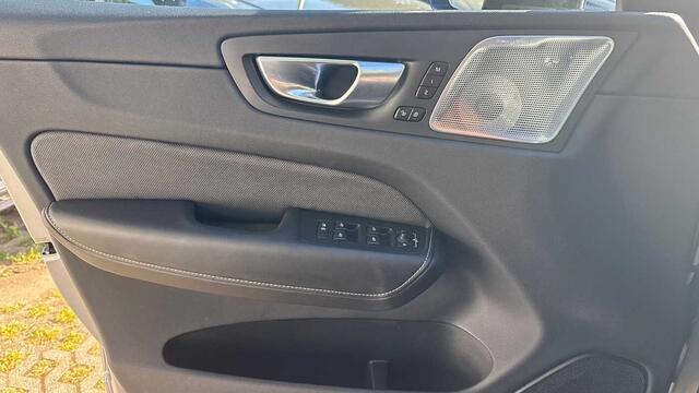 Volvo XC60 Recharge Ultimate Dark, T6 AWD Plug-in hybride 3YEAR WARRANTY