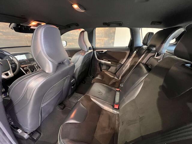 Volvo XC60 2.0d R-design CAM�RARADARS GPS CLIM BI-ZONE