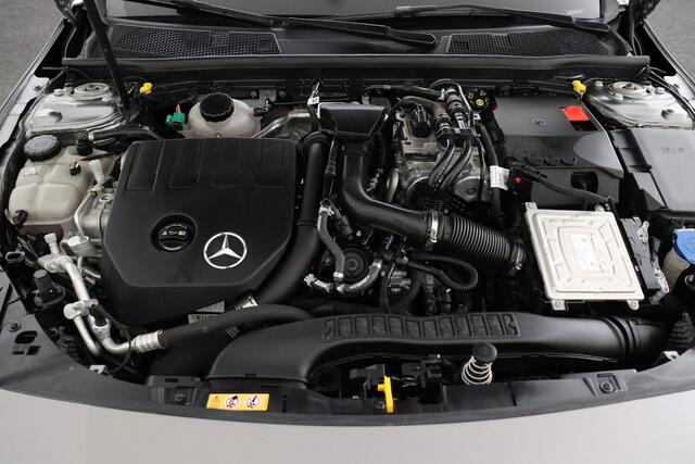 Mercedes-Benz CLA-Klasse 250 e IA e  iA  + GPS + CARPLAY + LEDER/ALCANTARA + CAMERA + PDC + CRUISE + OPEN DAK + ALU 18