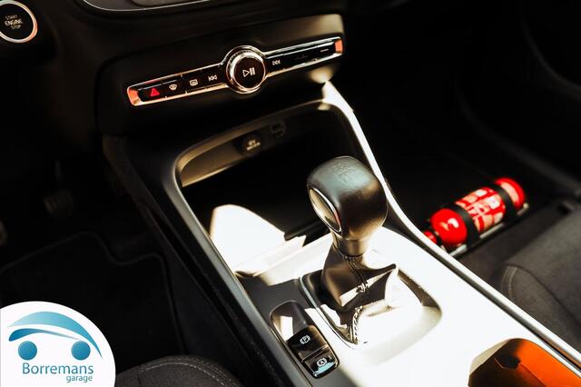 Volvo XC40 XC 40 1.5 T2 MOMENTUM CORE Carplay/navi/parkeersensoren/....