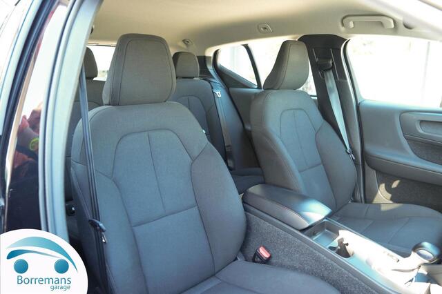 Volvo XC40 XC 40 1.5 T2 MOMENTUM CORE Carplay/navi/parkeersensoren/....