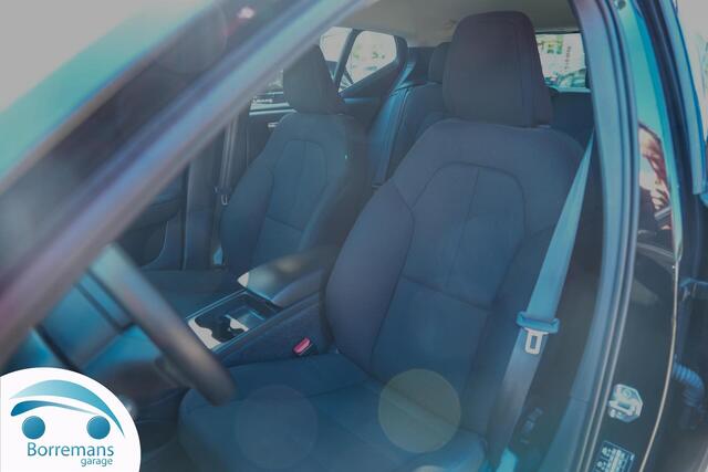 Volvo XC40 XC 40 1.5 T2 MOMENTUM CORE Carplay/navi/parkeersensoren/....