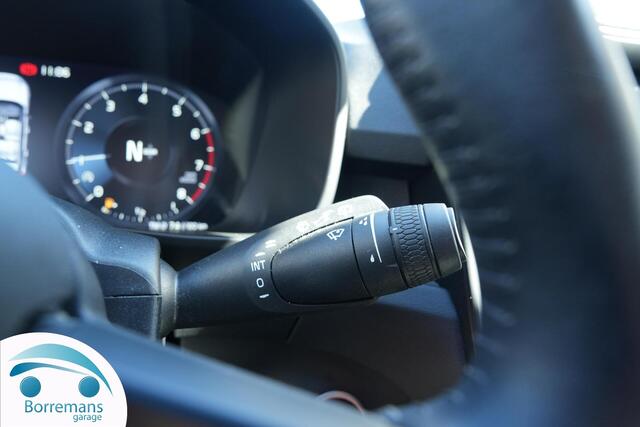 Volvo XC40 XC 40 1.5 T2 MOMENTUM CORE Carplay/navi/parkeersensoren/....