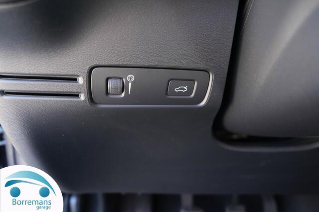 Volvo XC40 XC 40 1.5 T2 MOMENTUM CORE Carplay/navi/parkeersensoren/....