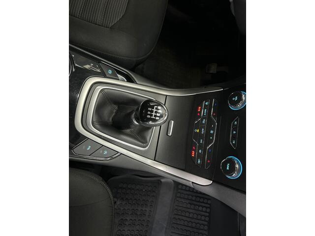 Ford Galaxy 1.5. zeer mooie auto, 1e eigenaar, 7 persoons, 4 e banden