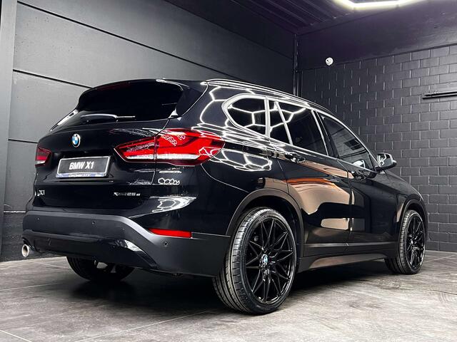 BMW X1 xDrive25e Plug in Hybrid / Head-up / Camera /