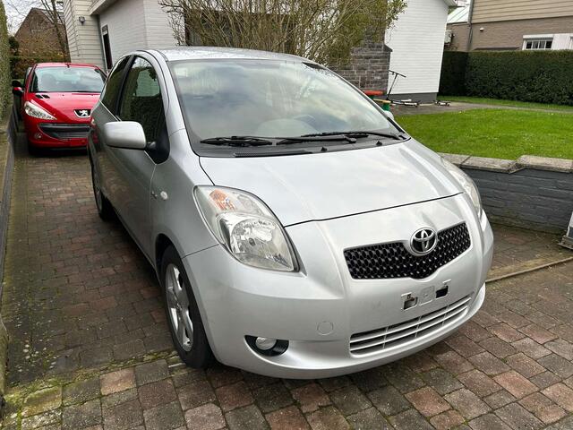 Toyota Yaris 1.4 Turbo D4D SOL CLIMATISATION GPS PDC