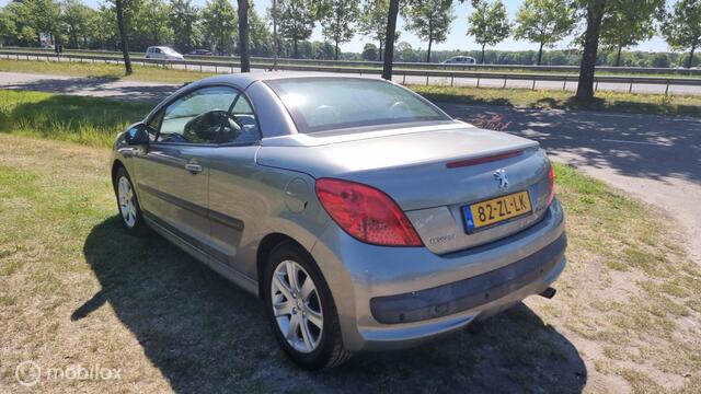 Peugeot 207 CC 1.6 VTi Roland Garros