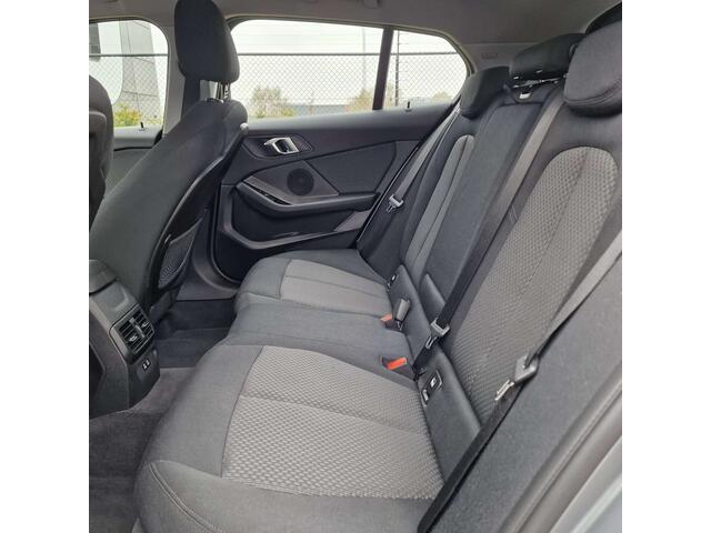 BMW 1-Serie 118 CARPLAY/LiveCockPit/NAVI/ZETELVERWARMING
