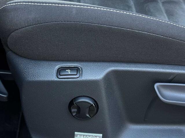 Volkswagen Golf SPORTSVAN 1.6CR TDi Highline ALCANTARA/SENSOR/CRUISE/MASSAGE