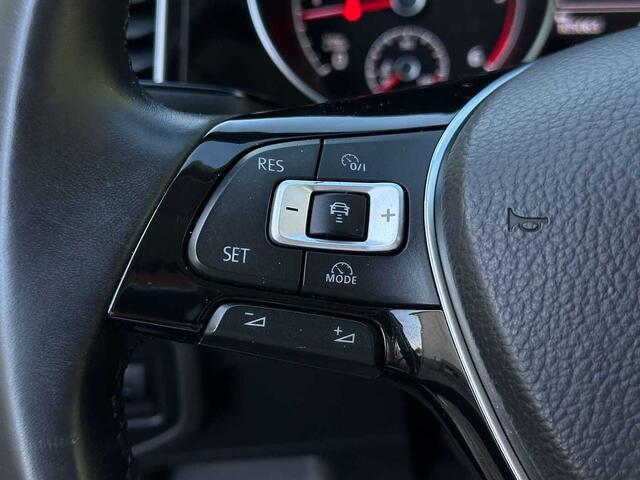 Volkswagen Golf SPORTSVAN 1.6CR TDi Highline ALCANTARA/SENSOR/CRUISE/MASSAGE