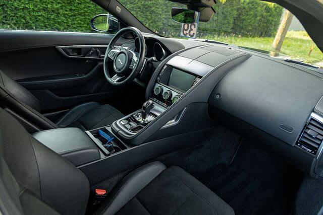 Jaguar F-Type Coup� P300 R-Dynamic  Sportuitlaat  Camera 