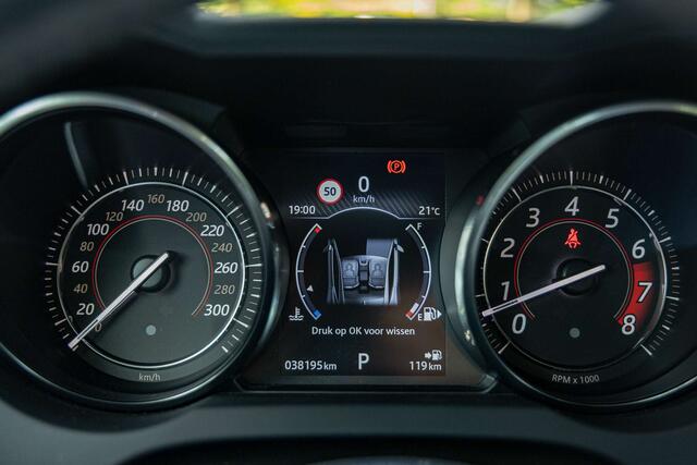 Jaguar F-Type Coup� P300 R-Dynamic  Sportuitlaat  Camera 