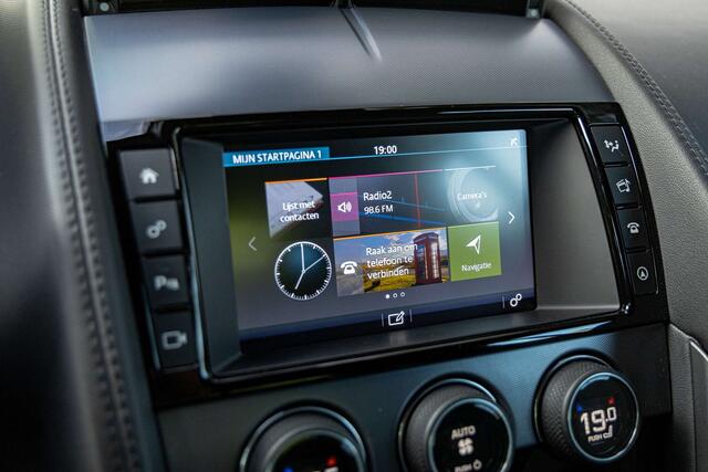 Jaguar F-Type Coup� P300 R-Dynamic  Sportuitlaat  Camera 
