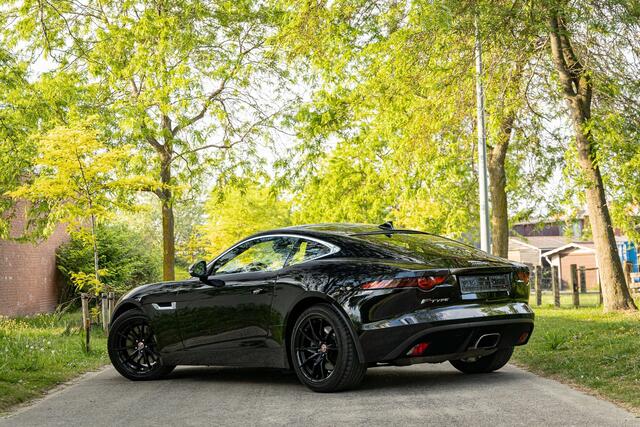 Jaguar F-Type Coup� P300 R-Dynamic  Sportuitlaat  Camera 