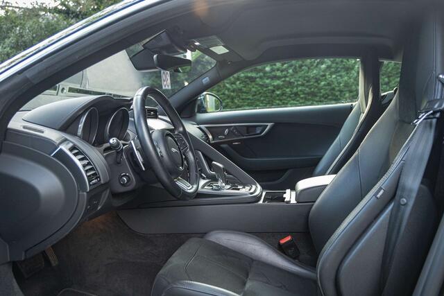 Jaguar F-Type Coup� P300 R-Dynamic  Sportuitlaat  Camera 