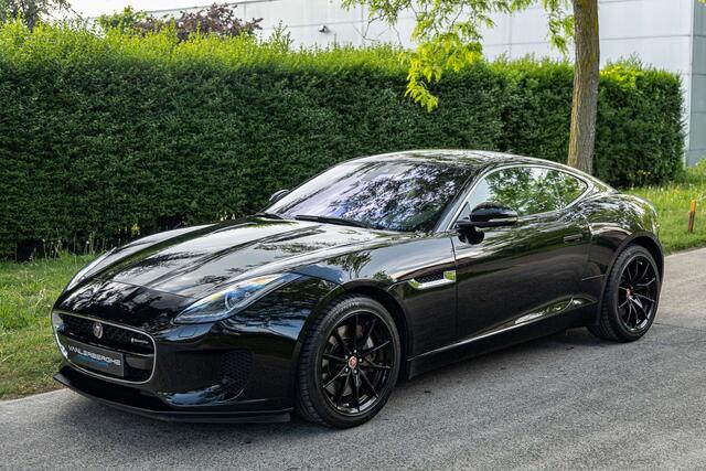 Jaguar F-Type Coup� P300 R-Dynamic  Sportuitlaat  Camera 