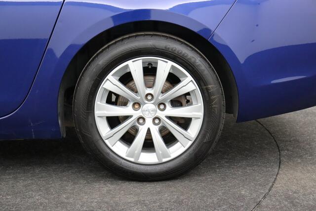 Peugeot 308 SW STYLE 1.5 BLUEHDI SW STYLE 1.5 BLUEHDI + GPS + CARPLAY + CAMERA + PDC + CRUISE + ALU 16