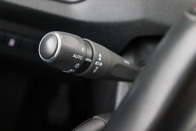 Peugeot 308 SW STYLE 1.5 BLUEHDI SW STYLE 1.5 BLUEHDI + GPS + CARPLAY + CAMERA + PDC + CRUISE + ALU 16