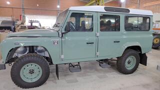 LAND ROVER DEFENDER 110