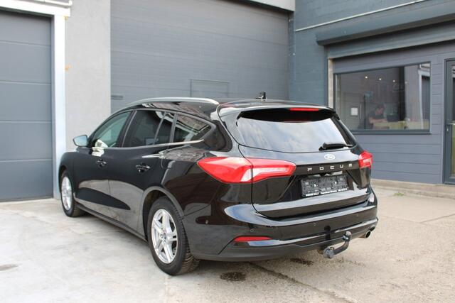 Ford Focus Cool & Connect