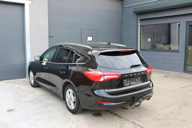Ford Focus Cool & Connect