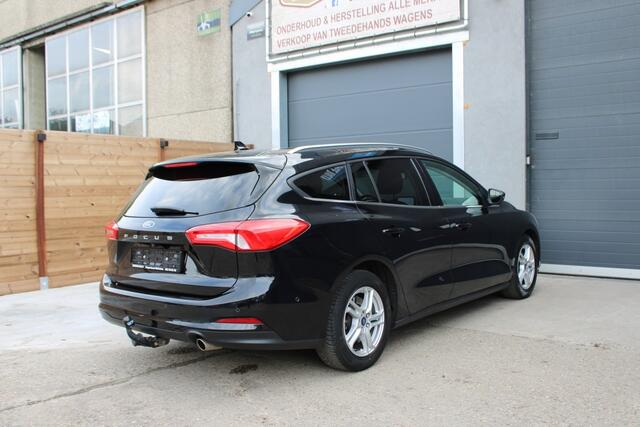Ford Focus Cool & Connect