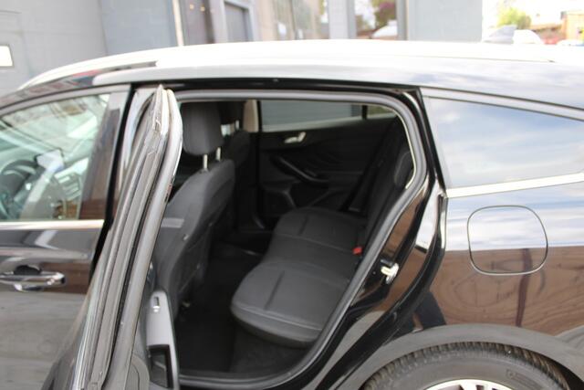 Ford Focus Cool & Connect