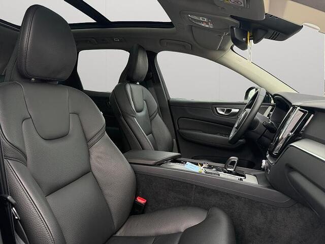 Volvo XC60 II XC60 Plus, B4 Mild-Hybrid, Benzin, Dark