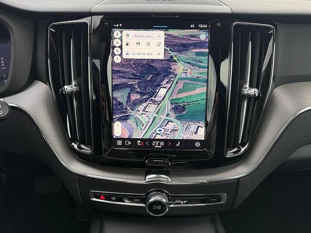 Volvo XC60 II XC60 Plus, B4 Mild-Hybrid, Benzin, Dark