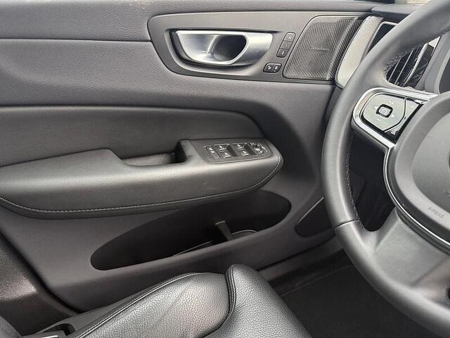 Volvo XC60 II XC60 Plus, B4 Mild-Hybrid, Benzin, Dark