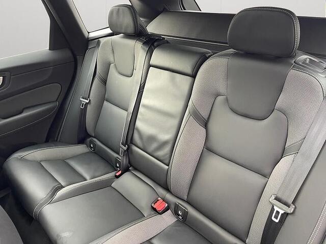 Volvo XC60 II XC60 Plus, B4 Mild-Hybrid, Benzin, Dark