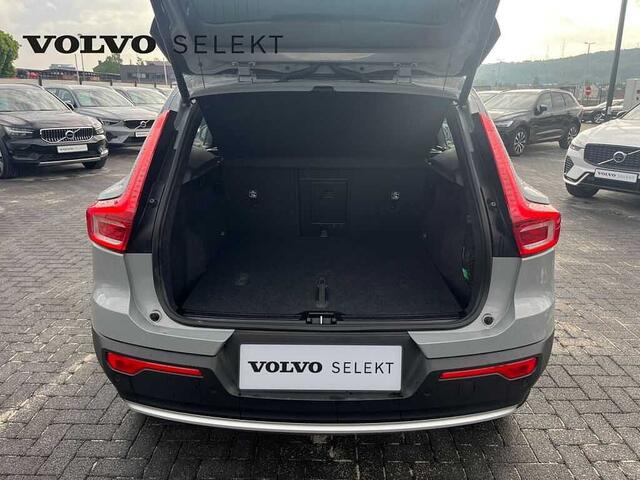 Volvo XC40 Core, B3 Mild Hybrid, Essence