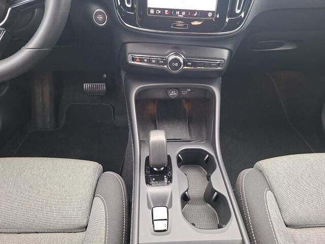 Volvo XC40 Core, B3 Mild Hybrid, Essence
