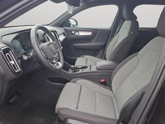 Volvo XC40 Core, B3 Mild Hybrid, Essence