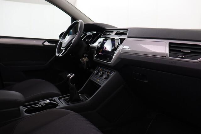 Volkswagen Touran TRENDLINE 2.0TDI TRENDLINE 2.0TDI + GPS + CAMERA + PDC + CRUISE + PANO DAK + ALU 16